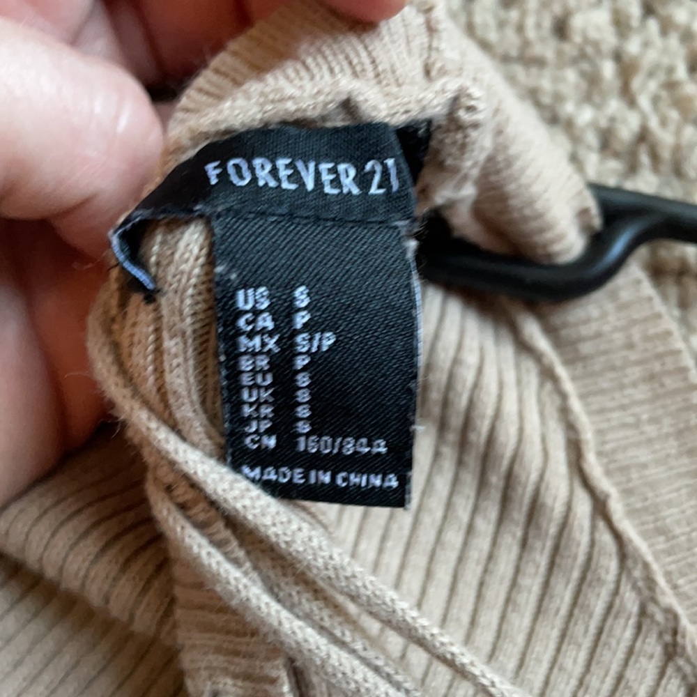 Forever 21 size small - Picture 4 of 4